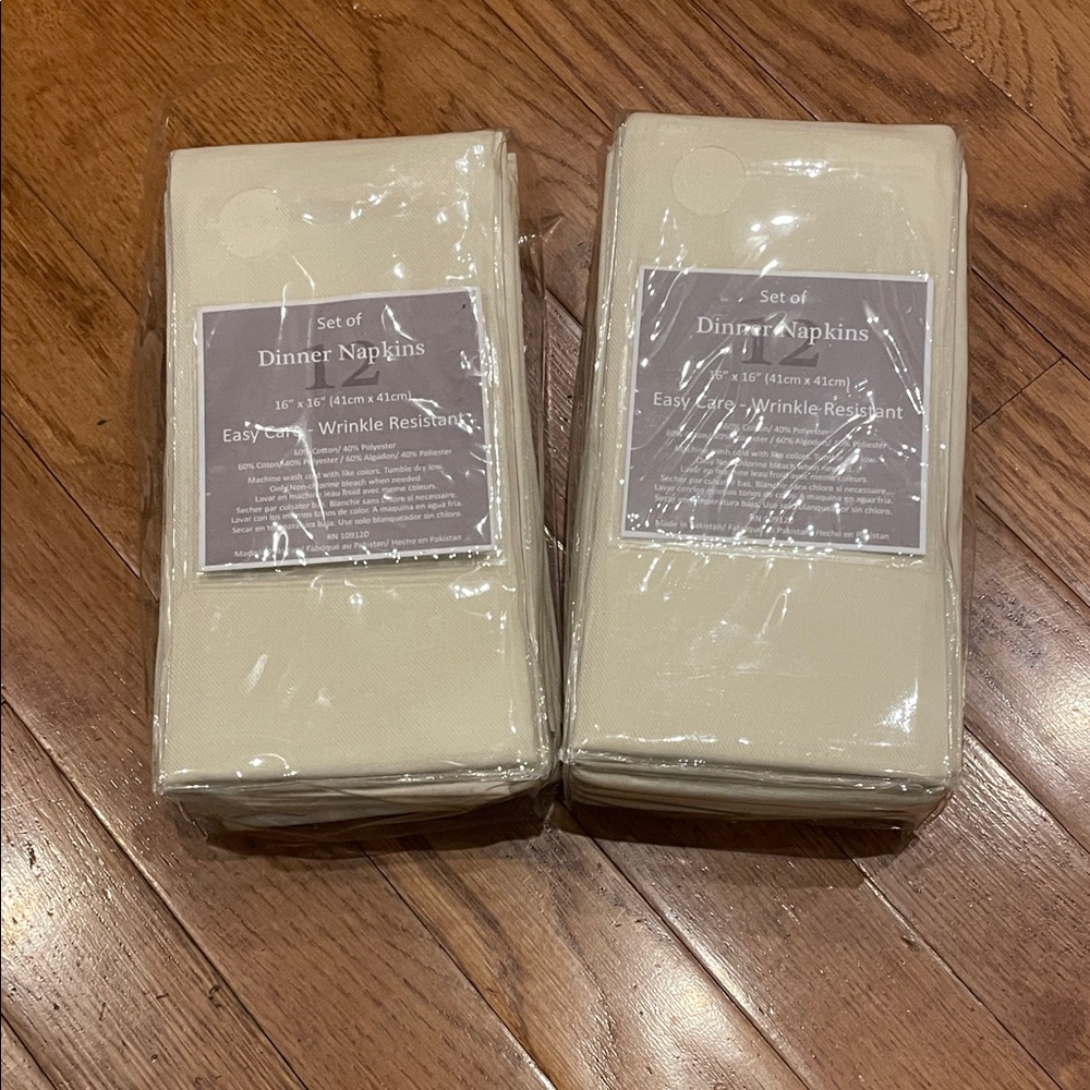 21 Cream Dinner Napkins Set